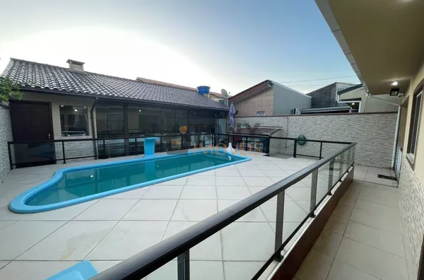 Casa com Piscina +  área gourmet 