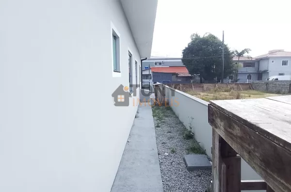 CASA COM 3 QUARTOS NA PRAIA DO PONTAL