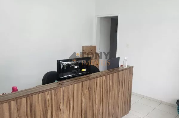 Casa à venda, 03 quartos, sendo 01 suíte e 07 vagas no bairro Ipiranga - São José - SC