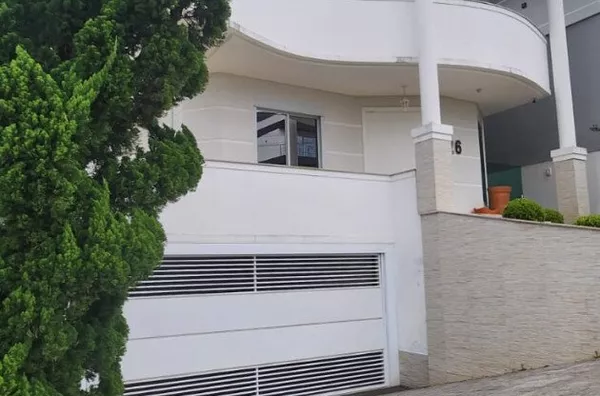 CASA NO PARQUE DA PEDRA COM 3 QUARTOS 
