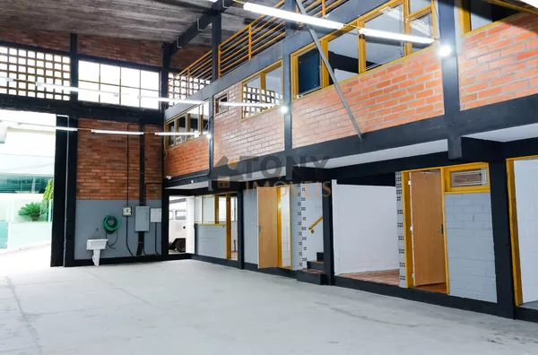 ÓTIMO GALPÃO COM 474m² AO LADO DA BR COM RENDA DE 7 MIL - Foto 10