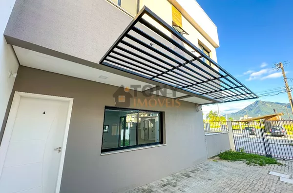 SOBRADO COM 3 QUARTOS 99M2 BEM LOCALIZADO