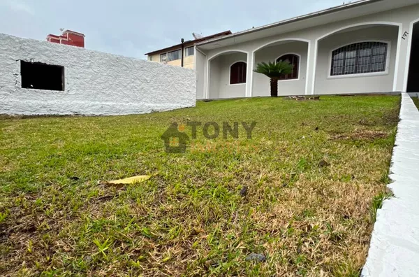 Casa com 3 dorm. sendo um suíte, perto do Bosque das Mansões