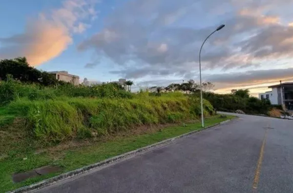 Lindo terreno de 720M2 à venda em condomínio de alto padrão - São José - SC