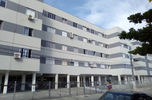 APARTAMENTO 3 QUARTOS NO FLORESTA ESPAÇOSO COM SOL 