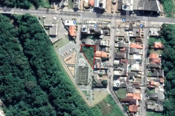 TERRENO COM 677M² - 4 PAVIMENTOS
