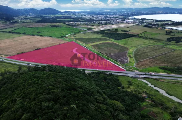 Área as margens da BR-101 no Bairro Penha - Imbituba