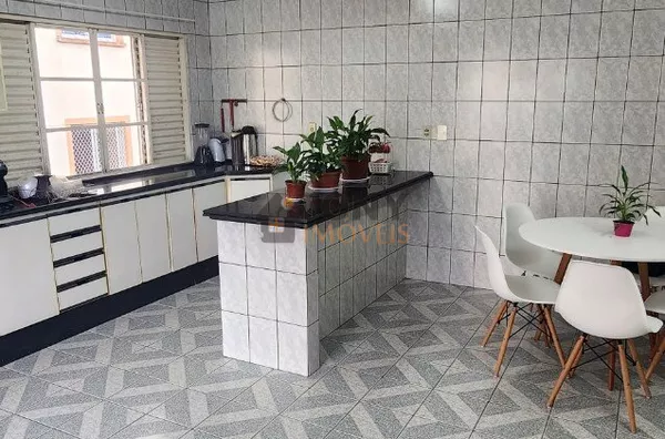 Casa à venda, 03 quartos, sendo 01 suíte e 07 vagas no bairro Ipiranga - São José - SC - Foto 10