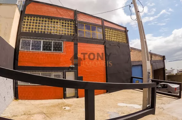 ÓTIMO GALPÃO COM 474m² AO LADO DA BR COM RENDA DE 7 MIL