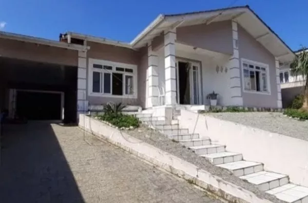 ÓTIMA CASA PARA VENDER NO CENTRO DE SANTO AMARO DA IMPERATRIZ 3 QUARTOS 