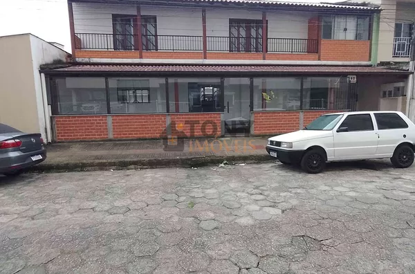 Casa Térrea Comercial no Bairro Nossa Senhora do Rosário