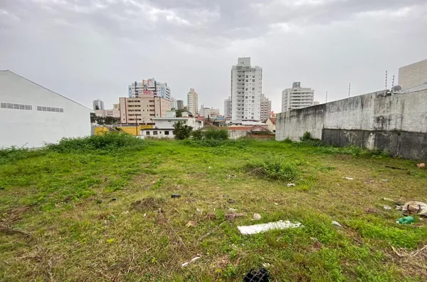 TERRENO COMERCIAL E RESIDENCIAL - 6 PAVIMENTOS  - JARDIM ATLÂNTICO - FPOLIS