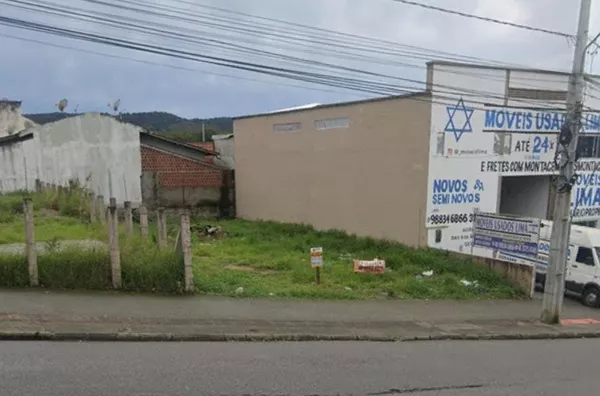 TERRENO COM 300M2 ( 12X25) - COMERCIAL