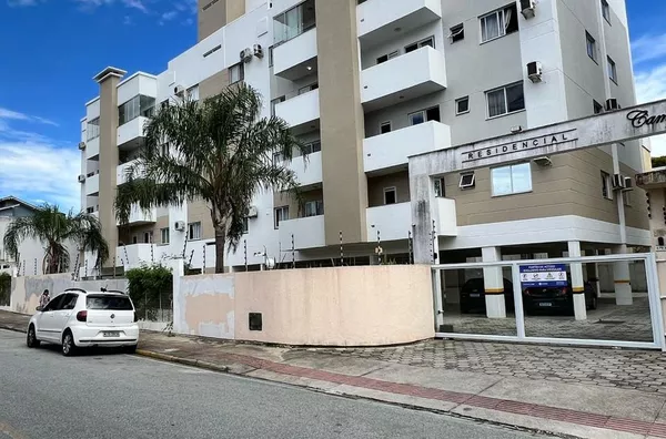 Apartamento 2 quartos bem localizado em São José