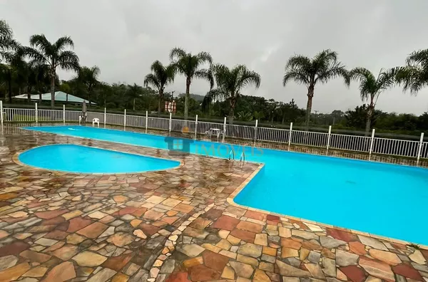 CASA COM 2 DORMITÓRIO EM CONDOMÍNIO FECHADO