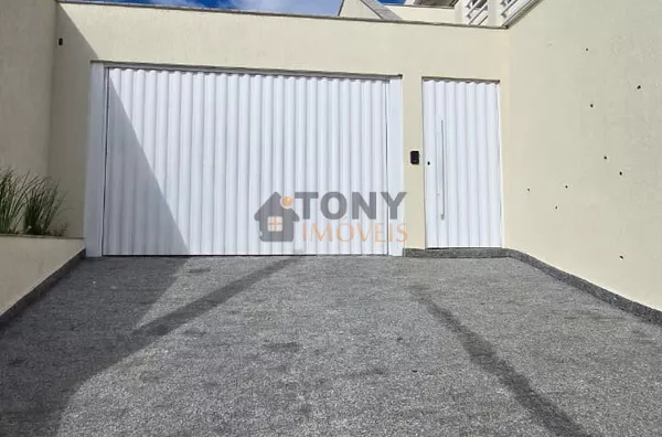 Espaço comercial completo no Centro de São José - SC com vista mar. 