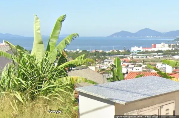 Ótima vista para o mar, terreno bem localizado.