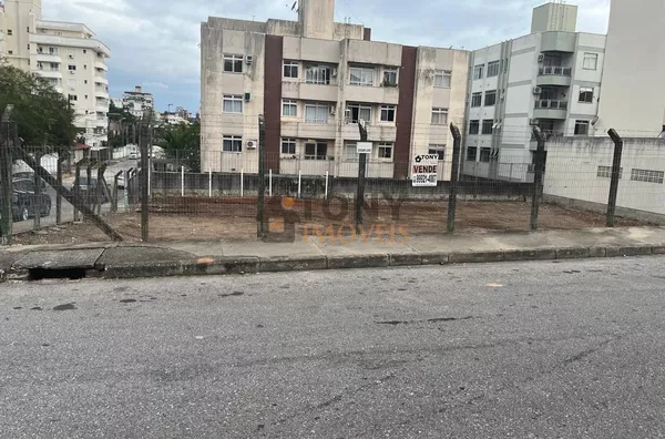 TERRENO COM VIABILIDADE PARA 8 PAVIMENTOS - ACEITA PERMUTA