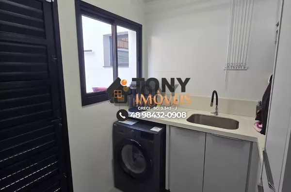 Casa imponente com 3 dormitórios, todos com suíte e closet, e uma área gourmet de tirar o fôlego espera por você no bairro Deltaville - Biguaçú-SC - Foto 11