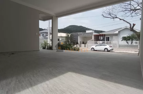 Casa em condomínio com 137m2 na Praia De Fora, Palhoca