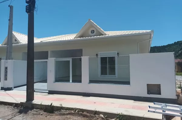 CASA NA PRAIA DE FORA PALHOCA 87M2