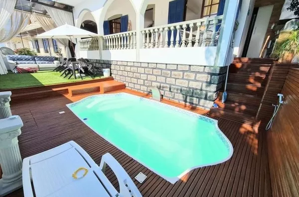 Excelente Casa de 4 quartos e 3 suítes no bairro  Itaguaçu - Florianópolis.