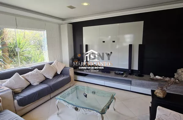 Casa residencial de alto padrão, em condomínio fechado, com 665 m², possui 5 dormitórios, sendo 4 suítes. Localizada no Bosque das Mansões - São José.