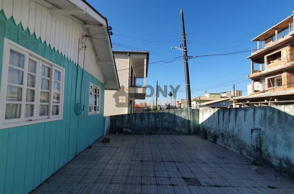 Casa mista com terreno de 448 m2 à venda no bairro Bela - Vista - São José - SC