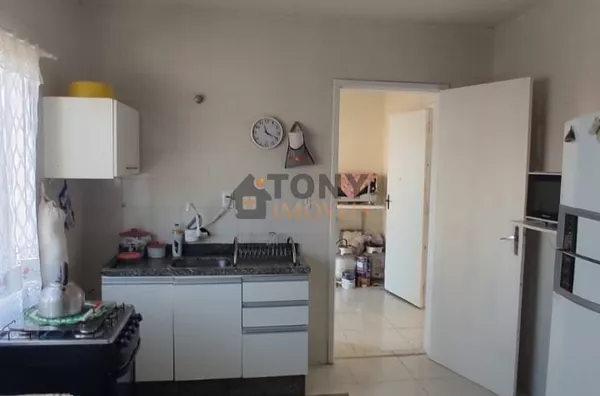 CASA INCRIVEL COM 3 QUARTOS E JARDIM