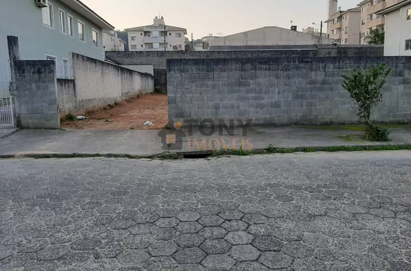 ÓTIMO TERRENO EM AREIAS PLANO PERTO DE COMÉRCIO