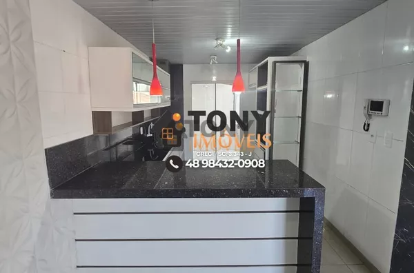 Casa com piscina de 3 dormitórios sendo 1 suíte localizada no bairro Areias - São José - SC. - Foto 7
