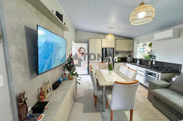 CASA INCRIVEL COM 2 QUARTOS BEM LOCALIZADA PERTO DA HAVAN