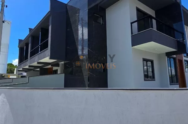 Lindo Sobrado de 3 dormitórios sendo 1 suíte localizado no Sertão do Maruim - São José -SC