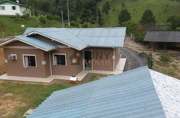 SÍTIO EM BOM RETIRO - MONTADO - ACEITA  AUTOMÓVEL COMO PARTE DE PAGAMENTO