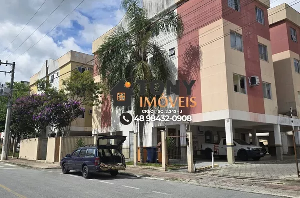 Apartamento com 02 quartos 01 BWC localizado no Real Parque, São José - SC.