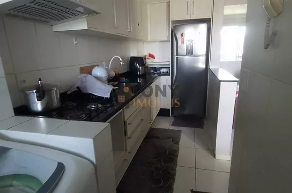 APARTAMENTO COM 2 QUARTOS  - BEM LOCALIZADO