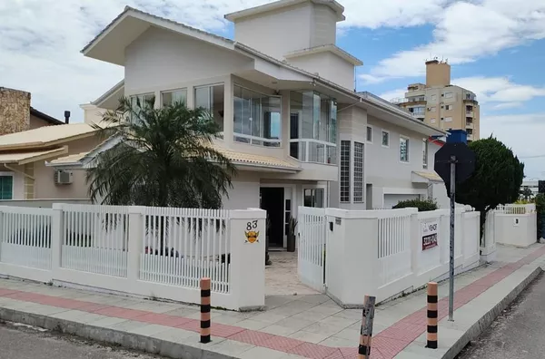 INCRIVEL CASA COM 4 QUARTOS NO PAGANI