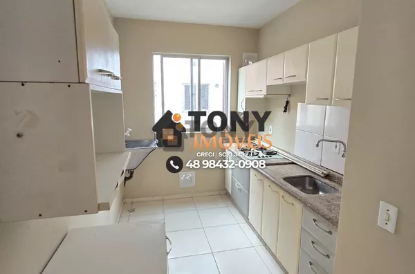 Apartamento com 02 quartos 01 BWC localizado no Real Parque, São José - SC.