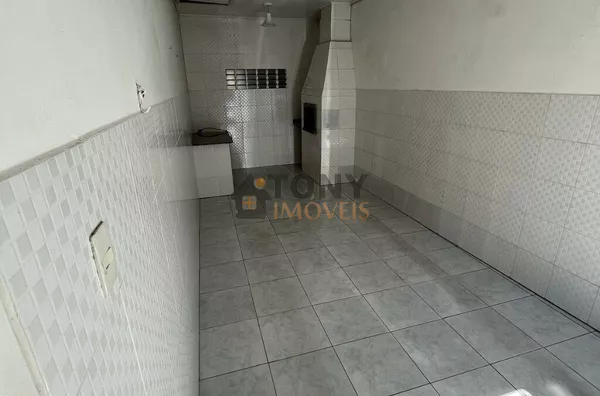 CASA COM 130 M² TERRENO COM 409 M²