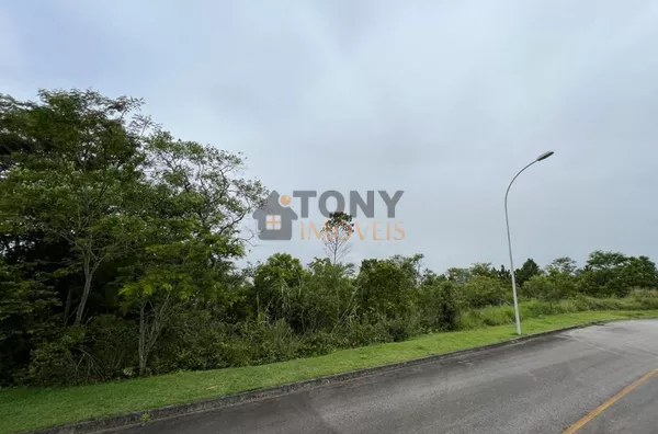 ÓTIMO TERRENO EM CONDOMÍNIO FECHADO COM VISTA MAR 