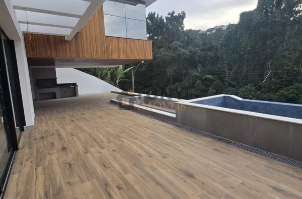 INCRIVEL CASA COM 4 SUITE NO BOSQUE DAS MANSOES 