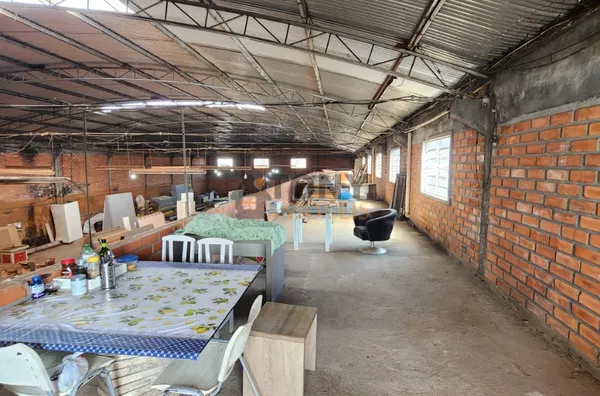 Galpão + Prédio com 3 andares á venda em Barreiro - São José