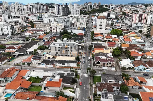 APARTAMENTO GARDEN COM 128M2 NO BALNEARIO DO ESTREITO