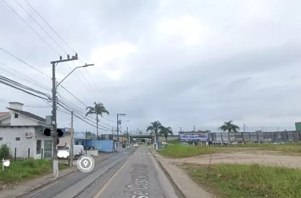 TERRENO COM 843M2 PERTO DA BR NA PALHOÇA COMERCIAL