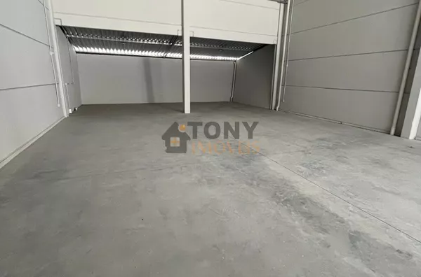 GALPÃO ZERO  COM 270M² - PÉ DIREITO 6 METROS