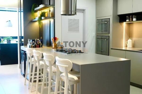 Luxo, requinte e vista para o mar! 154 m², planta de 4 dormitórios transformada em 3, no bairro Floresta, em São José. 