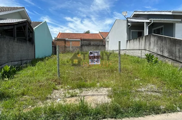 Excelente localização, na cara do gol, com excelentes comércios no entorno.