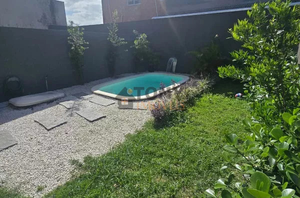 Sobrado de 3 dormiórios semimobiliado com Piscina localizado no bairro Areias - São José - SC. - Foto 24