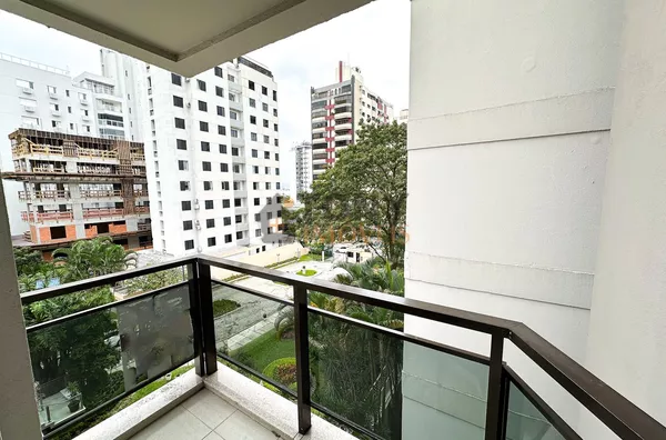  APARTAMENTO COM 3 QUARTOS FRENTE BOCAIUVA COM VAGA DE GARAGEM 