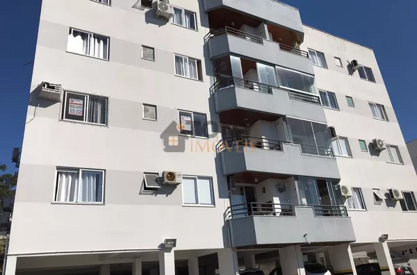 3 quartos com suíte , sacada com churrasqueira , elevador 